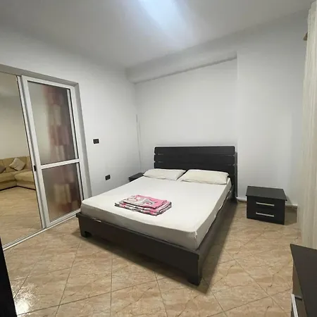 Center Apartament Fier Exterior photo